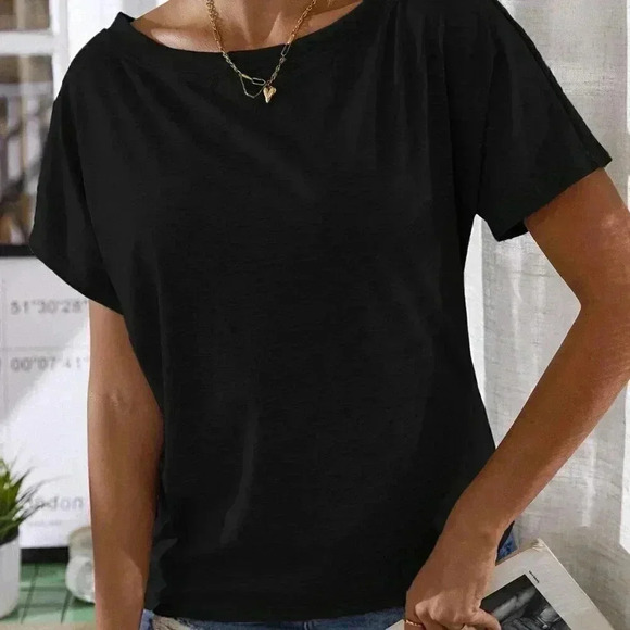 Black Casual Women's Batwing Sleeve Solid Tee - Picture 4 of 6